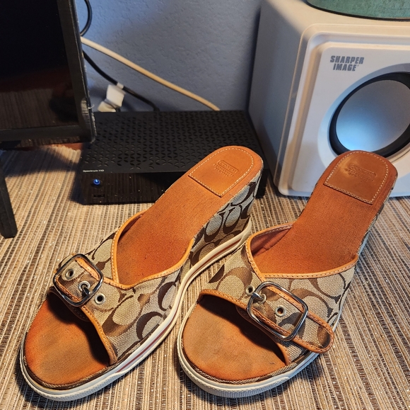 Coach wedge - Picture 2 of 3